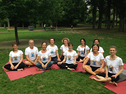 Photo Yoga Iyengar Clermont Ferrand - De Bussy Christine