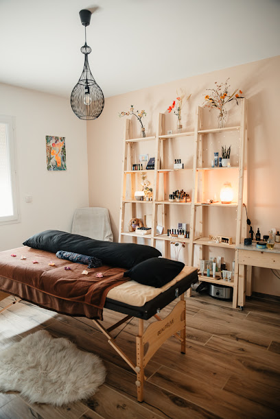 Photo SAYANA BIEN-ÊTRE - Praticienne massage pour femme enceinte - Conseillère en santé naturelle DōTERRA