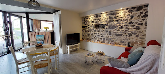 Photo Gîte La Bergerie d'Emile avec SPA privatif, hydromassant, haut de gamme, illimité, parc des Volcans d'Auvergne, accueil vélo