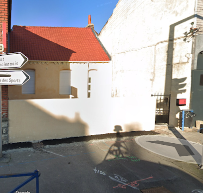 Photo Redroom loveroom Red Room love room Valenciennes Cambrai Spa Privatif Coupleambiance 50 nuances de grey : Suite de charme insoli