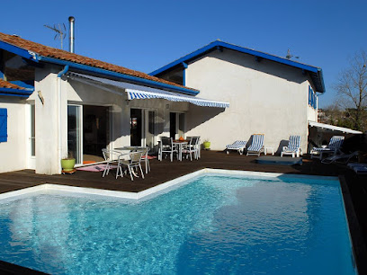 Photo Location grande villa de grande capacité avec piscine proche plage pour surf BIARRITZ